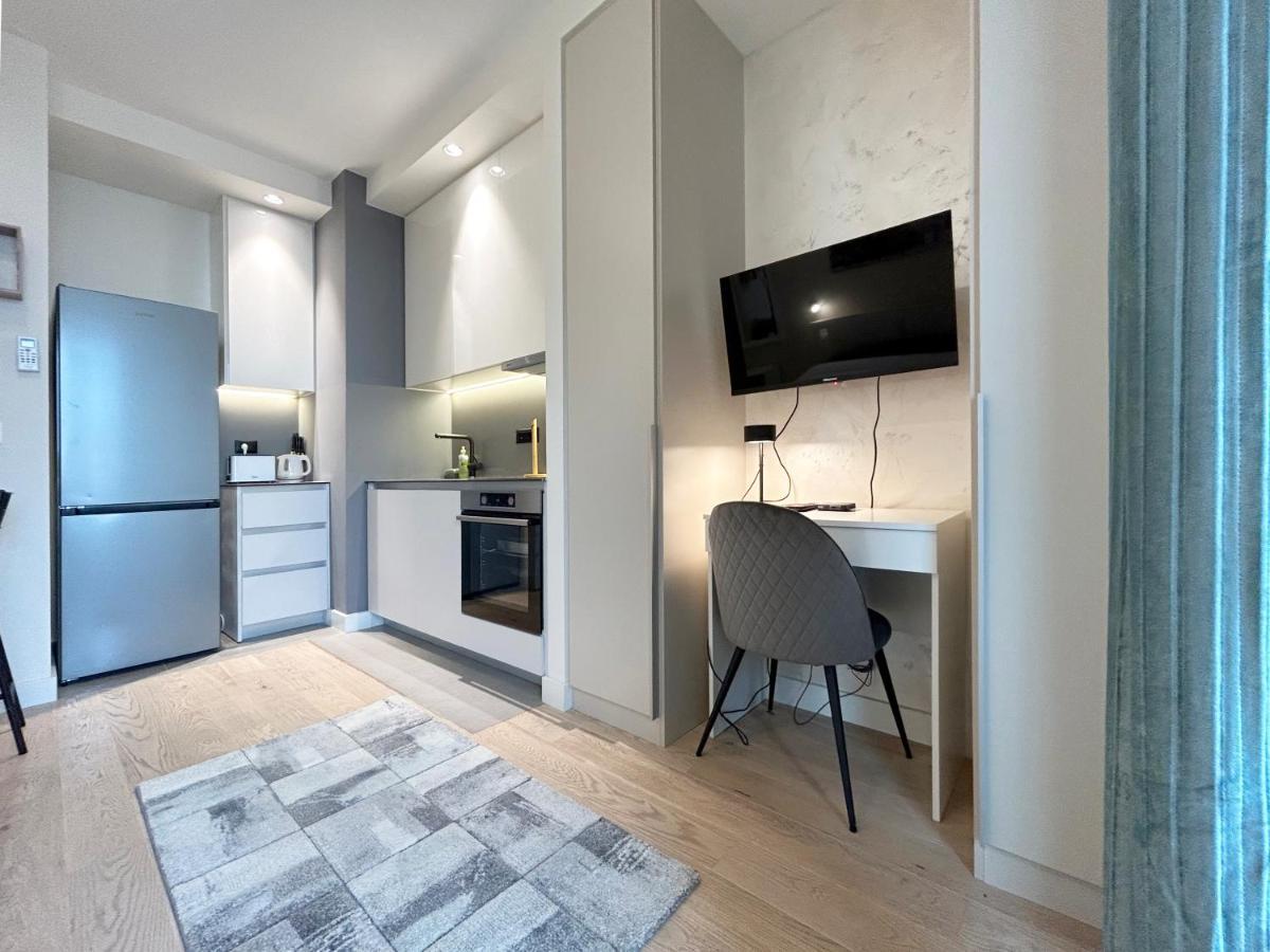 Waterfront Luxury Suites Belgrade Exterior photo