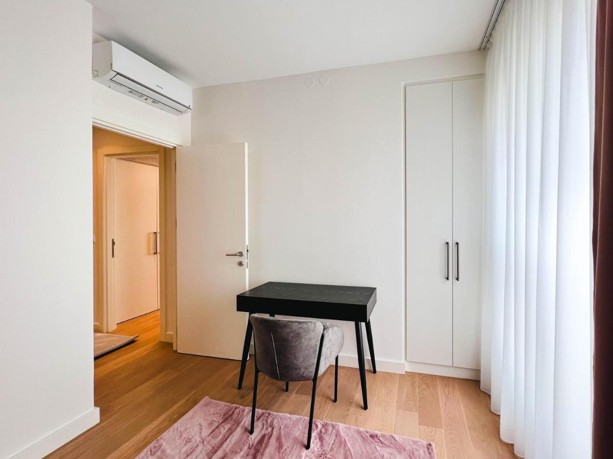 Waterfront Luxury Suites Belgrade Exterior photo